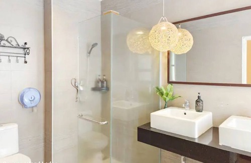 Tanjung Bungah House | Beachfront Escape: Ocean 19 at Shamrock Villa for Groups