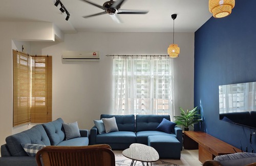 Tanjung Bungah House | Discover Ocean 27 at Shamrock Beach - Family-Friendly Stay