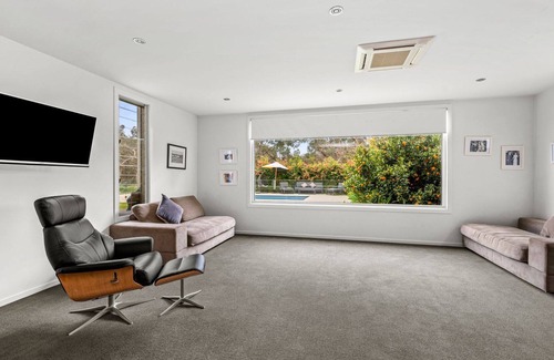 Torquay House | Ocean Acres And Pool 13