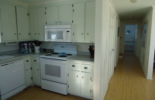 Biddeford House | Oceanfront Cottage with Breathtaking Views and Amenities