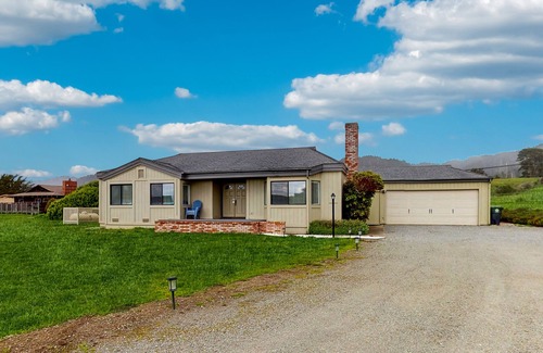 Fort Bragg House | Unforgettable Ocean & Hillside Views Near Sunset Beach