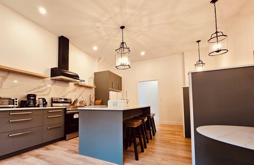 Regional District of Nanaimo Cottage | Scenic Ocean and Mountain View Home in Nanoose Bay