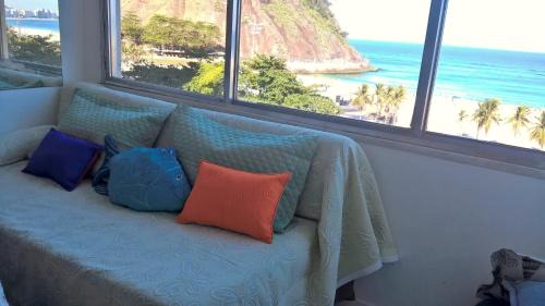 Leme Apartment | Oceanfront Apartment with Hot Tub & Ocean View