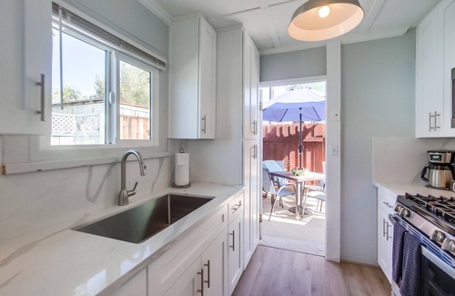 Ocean Beach Cottage | Ocean Beach Cottage: Ideal Getaway with Oceanfront Bliss
