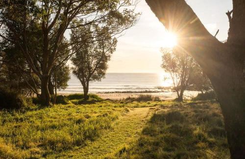 Bawley Point House | Ocean Beach House: Pet-Friendly Retreat with Ocean Views