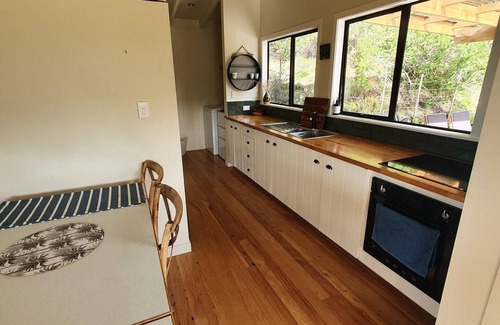 Mangawhai Heads House | Ocean Beach Retreat: Unbeatable Views and Family-Friendly Amenities