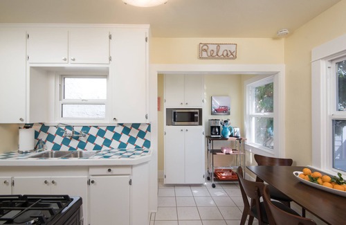 Ocean Beach Cottage | Ocean Beach Sunset Cottage: Rated 10/10 with Ocean Views