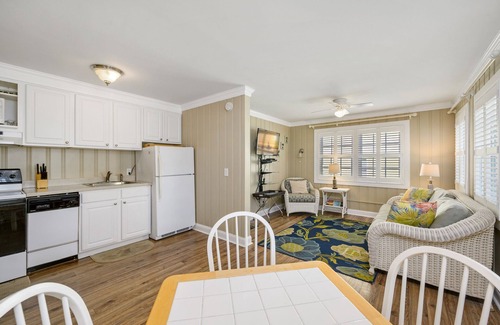 Midtown Ocean City Cottage | Cozy Ocean Block Cottage Steps from the Shoreline