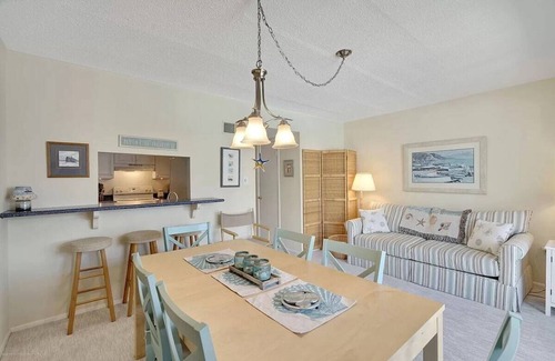 Ship Bottom Condo | Ocean Block Retreat: Pool, Spa & Top-Rated Location