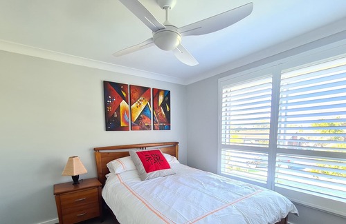 Safety Beach House | Ocean Breeze at Safety: Guest Rated 9.8 with Pool & Breakfast