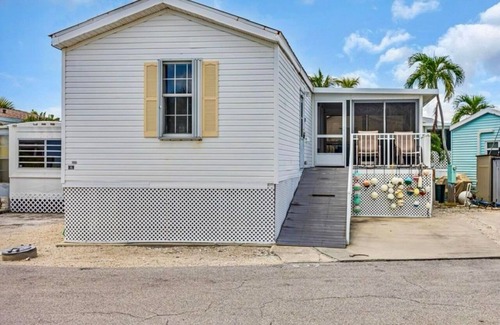 Cutthroat Harbor Estates Cottage | Ocean Breeze at Venture Out 537