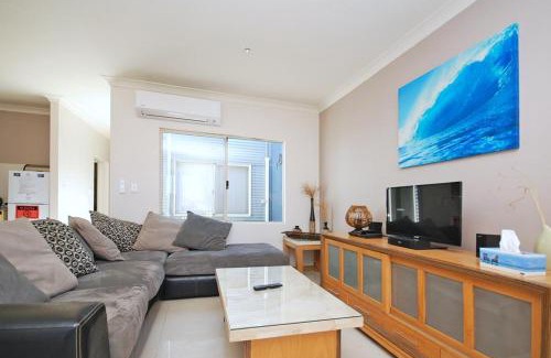 Jurien Bay Villa | Ocean Breeze: Family-Friendly Retreat with Pool Access