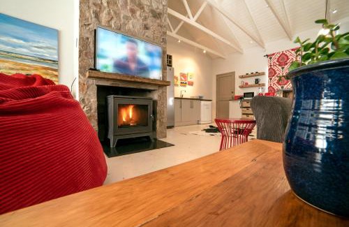 Kenton on Sea House | Ocean Breeze: Family-Friendly Retreat with 9.4 Guest Rating