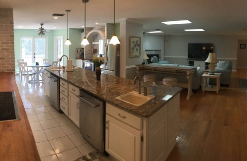 Ormond Beach Plaza House | Ocean Breeze: A Premier Getaway with Oceanfront Views