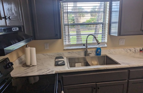 Jacksonville Beach Apartment | Ocean Breeze: Cozy Apartment Steps from the Beach