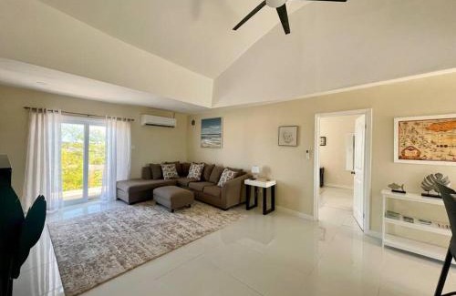 Jimmy Hill Villa | Ocean Breeze Villas Exuma