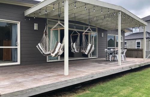 Waihi Beach House | Beachfront Haven: Ocean Breeze Holiday Home at Waihi Beach