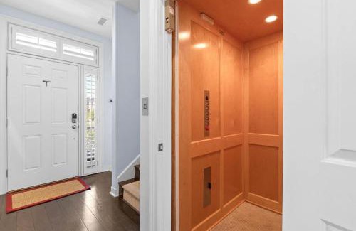 Litchfield by the Sea House | Ocean Breezes: Family-Friendly 4 Bedroom Escape Awaits
