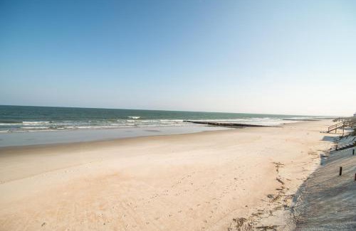 Pawleys Island House | Historic Ocean Breezes Home with Creek Dock & Ocean Views