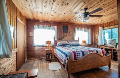 Pawleys Island House | Historic Ocean Breezes Home with Creek Dock & Ocean Views