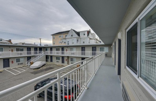 North End Apartment | Family-Friendly Ocean City Condo with Pool Steps from Boardwalk