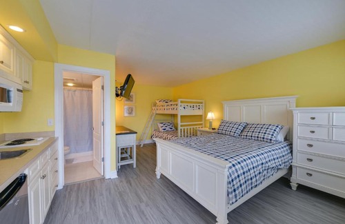 North End Apartment | Family-Friendly Ocean City Condo with Pool Steps from Boardwalk