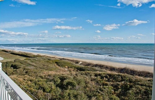 Indian Beach Condo | Beachfront Escape: Ocean Club B302 with Pool & Spa