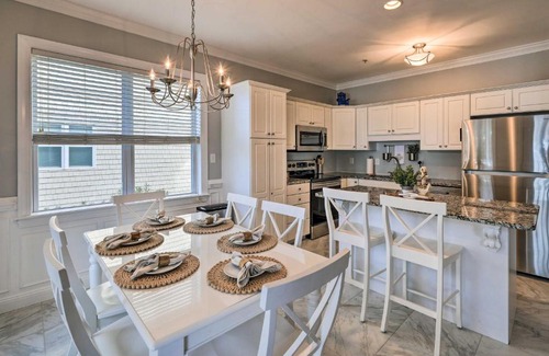 Indian Beach Apartment | Ocean Club Condo with Pool and Hot Tub for Families