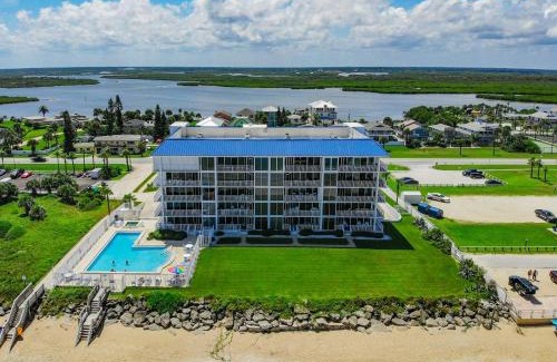 Bethune Beach Apartment | Beachfront Ocean Condo 104 with Pool Access & Pet-Friendly