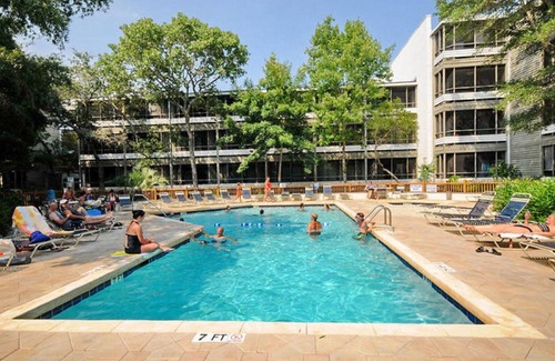 Briarcliffe Acres Condo | Relaxing Ocean Creek Resort Unit with Screened Porch