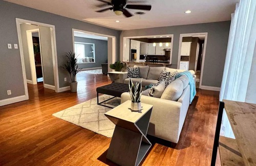 Bay Area House | Ocean Dr Gem: Walk to Bay & Downtown with Ocean View