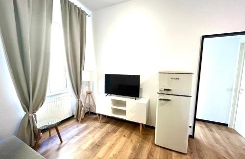 Nervi Apartment | Ocean Dream Genova Nervi Porticciolo Seaside Apartment in Genoa 50m from a beach