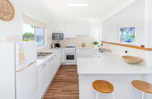 Brooms Head House | Ocean Dreaming: Family-Friendly Retreat with Pet Amenities