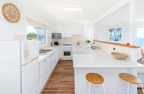 Brooms Head House | Ocean Dreaming: Pet-Friendly Paradise with Ocean Views