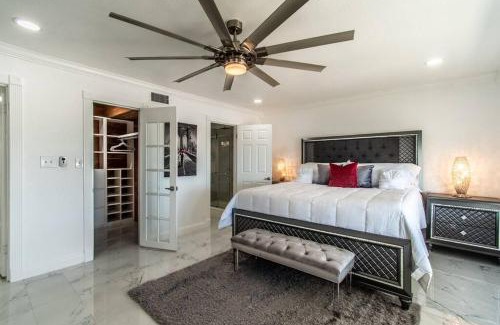 Bay Area House | Experience Ocean Drive Splendor with Pet-Friendly Amenities