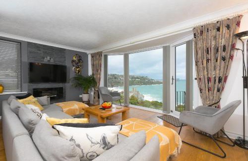 Carbis Bay Apartment | Discover Ocean Edge: 4-Star Stay with Perfect Reviews