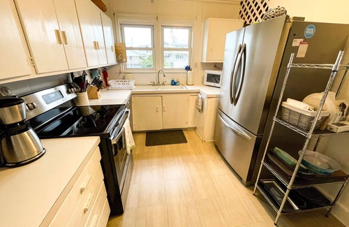 Atlantic Beach House | Oceanfront Paradise: 10/10 Rated Getaway with Spa & Views