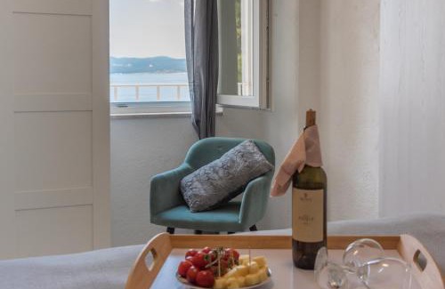 Bratus Apartment | Ocean front apartment with stunning view