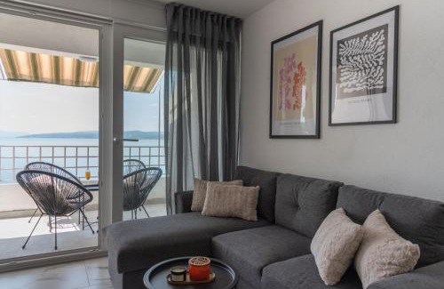 Bratus Apartment | Ocean front apartment with stunning view