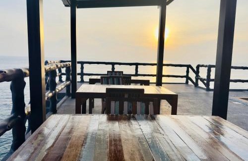 Koh Tao Apartment | Ocean Front Apartments: Guest Rated 9.5 with Ocean View Pool