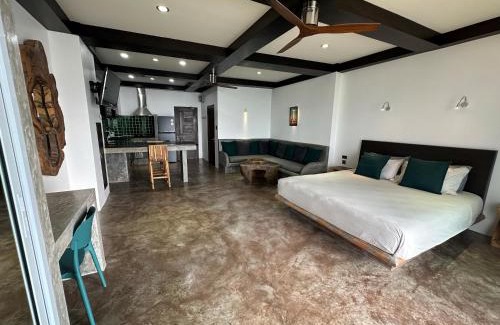 Koh Tao Apartment | Ocean Front Apartments: Guest Rated 9.5 with Ocean View Pool