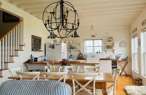 Augustine Cove Cottage | Seaside Haven: Ocean Front Beach House in Augustine Cove