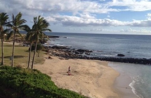 Makaha Condo | Budget-Friendly Romantic Beachfront Condo with Ocean View