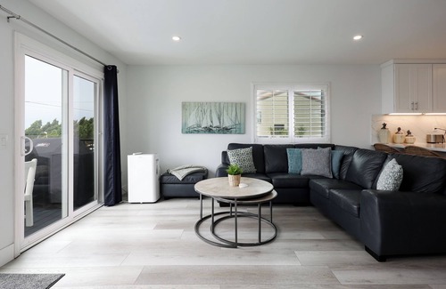 Leucadia House | Oceanfront Retreat with Beach Gear and Pet-Friendly Amenities