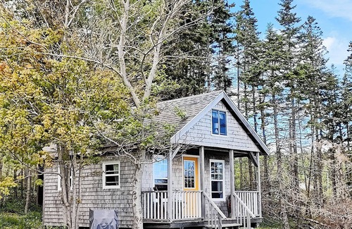 Cape Dauphin Cabin | Oceanfront Bunkie: Guest Rated 10/10 with Pool & Views