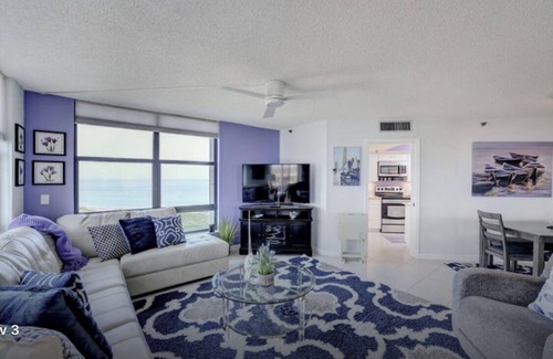 Fort Pierce Condo | Ocean Front Condo with Pool, Spa & Hot Tub - Rated 9/10