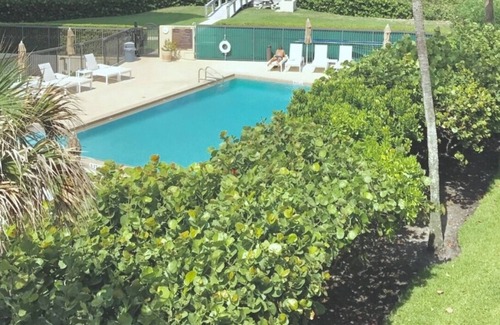 Juno Beach Condo | OCEAN FRONT CONDO ON JUNO BEACH 2 bedroom 2 bath STUNNING CONDO AND VIEWS