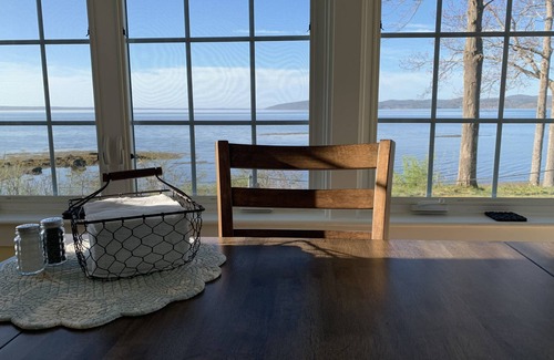 Belfast Cottage | Ocean Front Cottage in Belfast with Ocean Views & Breakfast