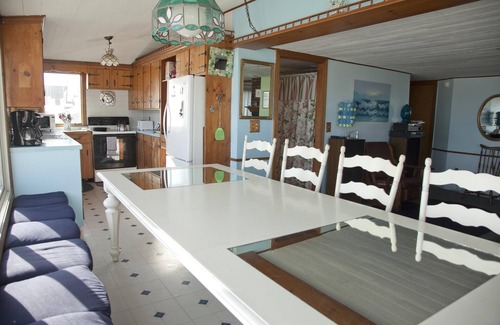 Wells Beach Condo | Beachfront Getaway with Ocean Views and Family Amenities