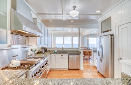 Lincoln Beach House | Ocean Front Retreat in Bella Beach with High-End Amenities